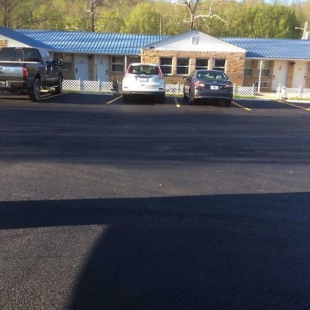 Scenic River Inn Motel Wartburg ภายนอก รูปภาพ