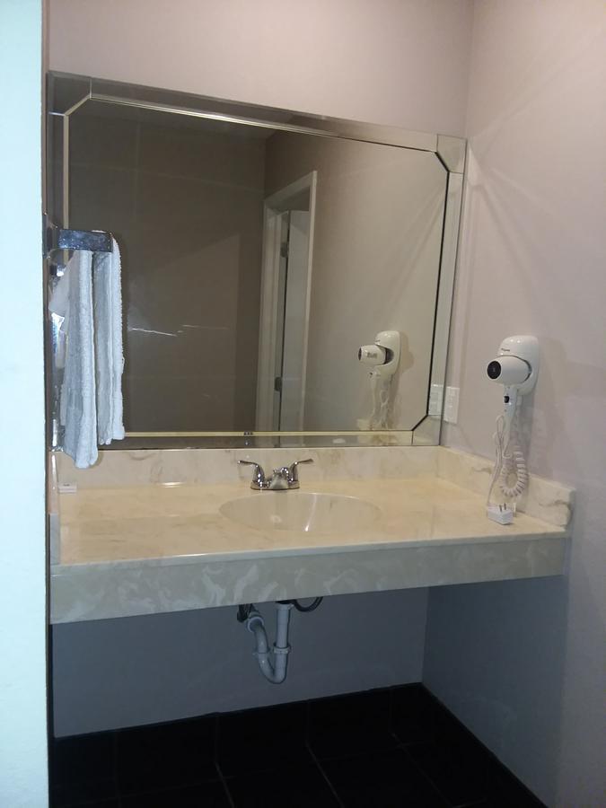 Scenic River Inn Motel Wartburg ภายนอก รูปภาพ