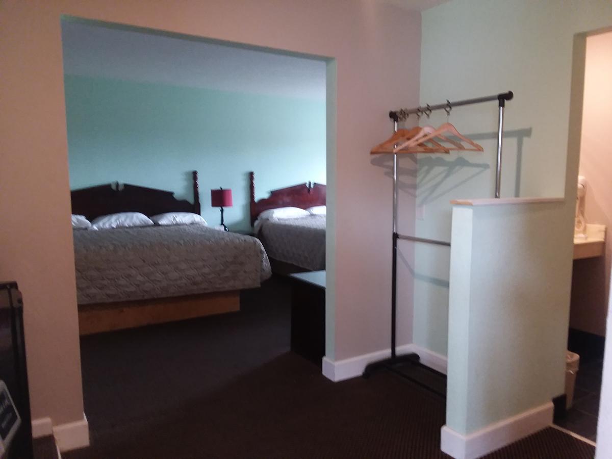 Scenic River Inn Motel Wartburg ภายนอก รูปภาพ